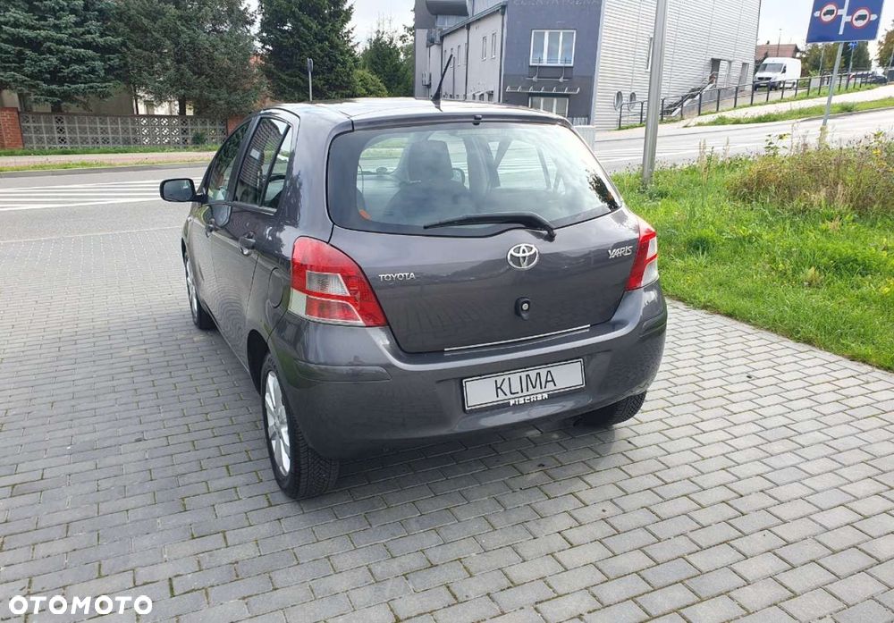 Toyota Yaris - 4