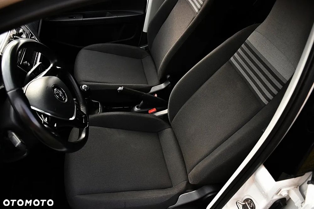 Volkswagen up! 1.0 high - 27