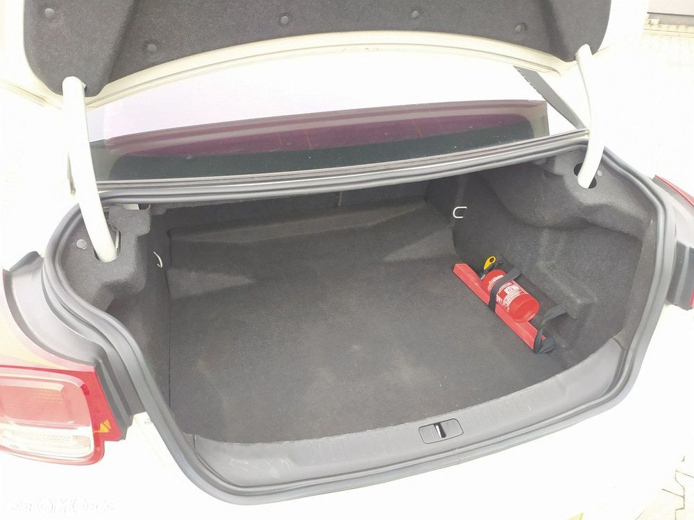 Chevrolet Malibu - 21