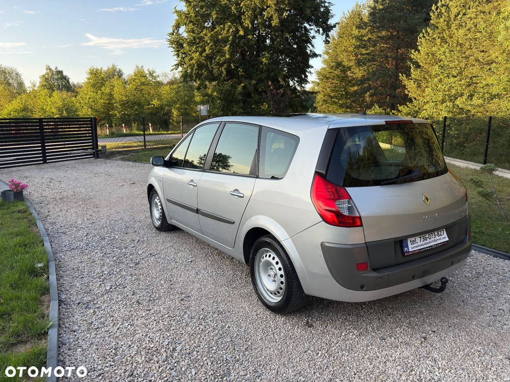Renault Grand Scenic - 9