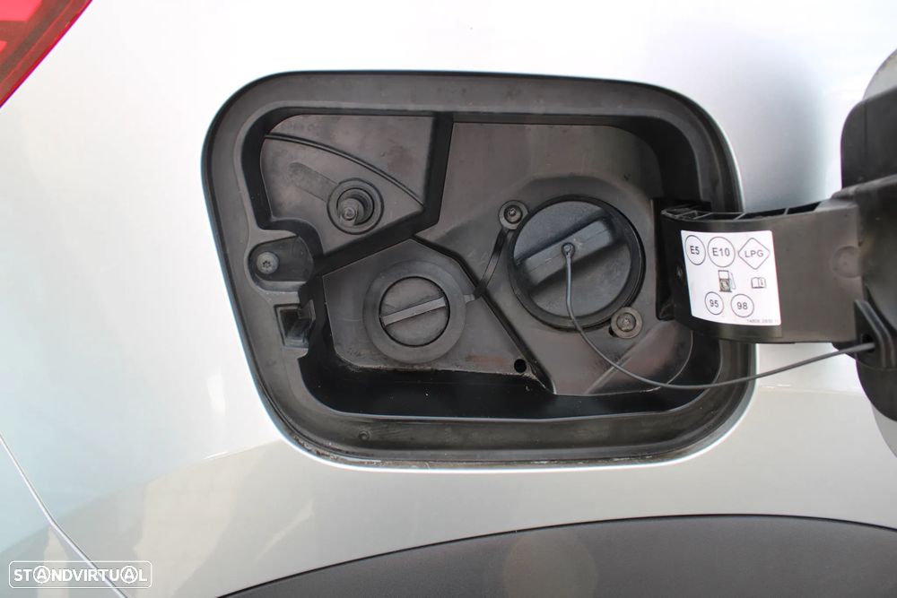 Renault Captur 1.0 TCe Techno Bi-Fuel - 26