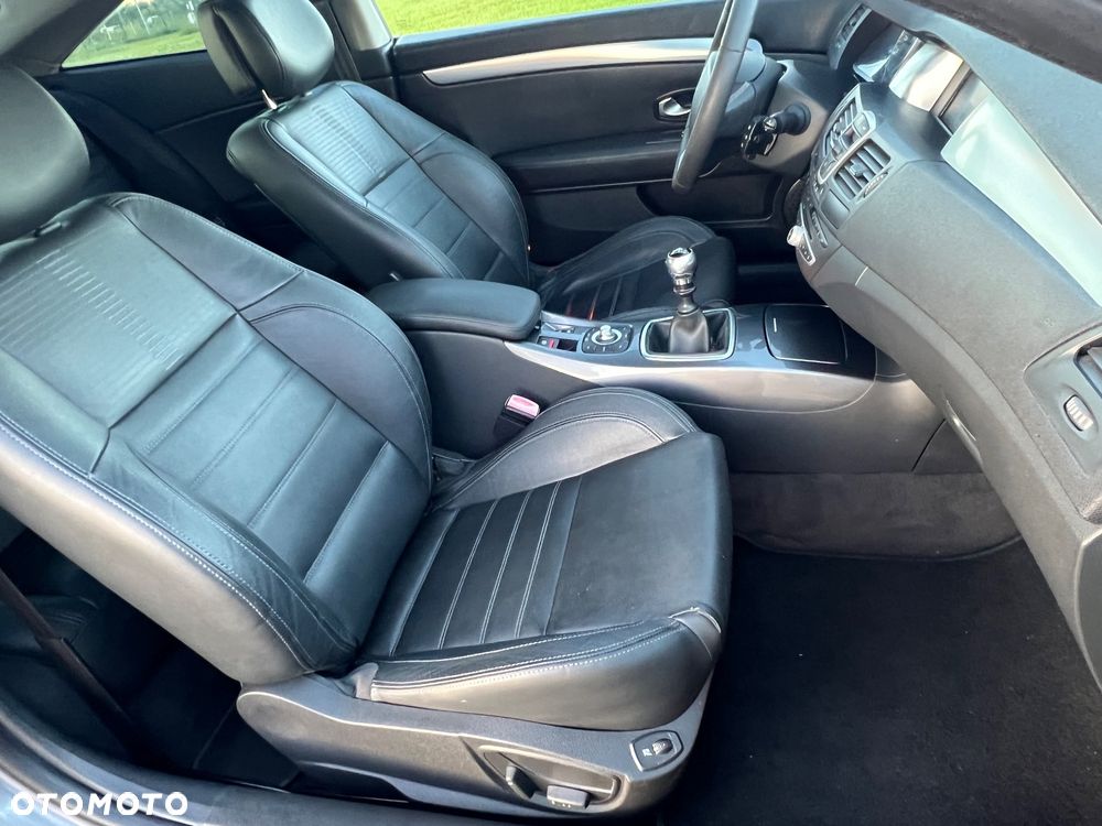 Renault Laguna dCi 180 FAP GT - 15