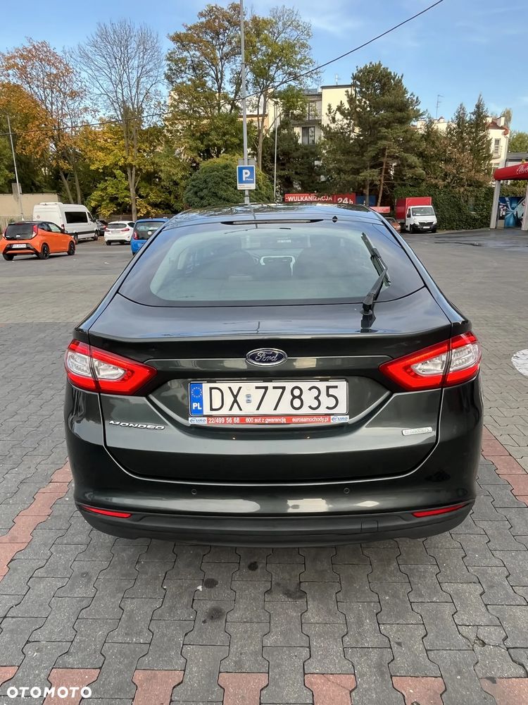 Ford Mondeo - 32