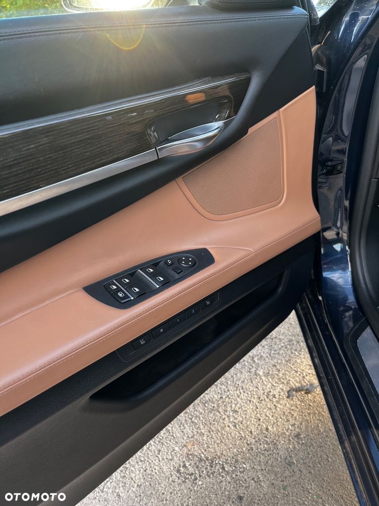 BMW Seria 7 730d L - 16