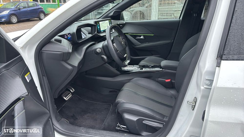 Peugeot e-208 GT - 7