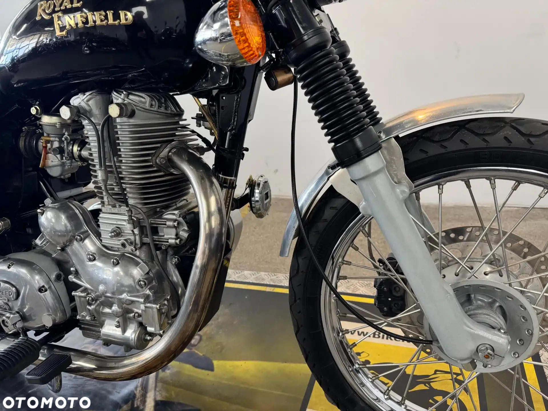 Royal Enfield Bullet - 8