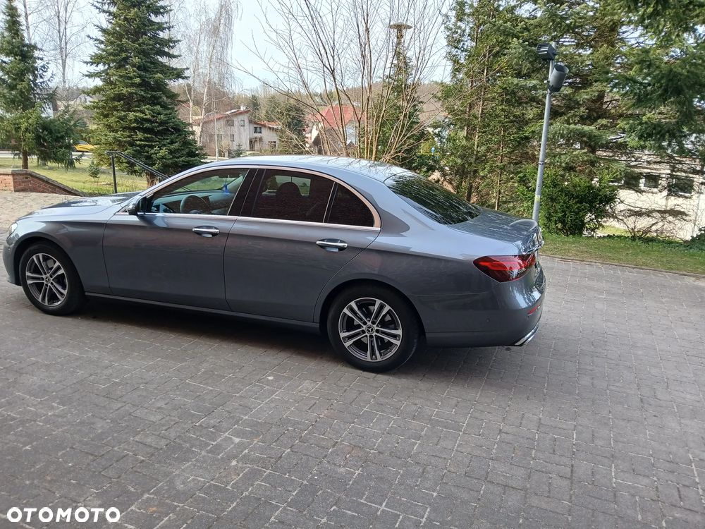 Mercedes-Benz Klasa E 220 d 4-Matic Exclusive - 27