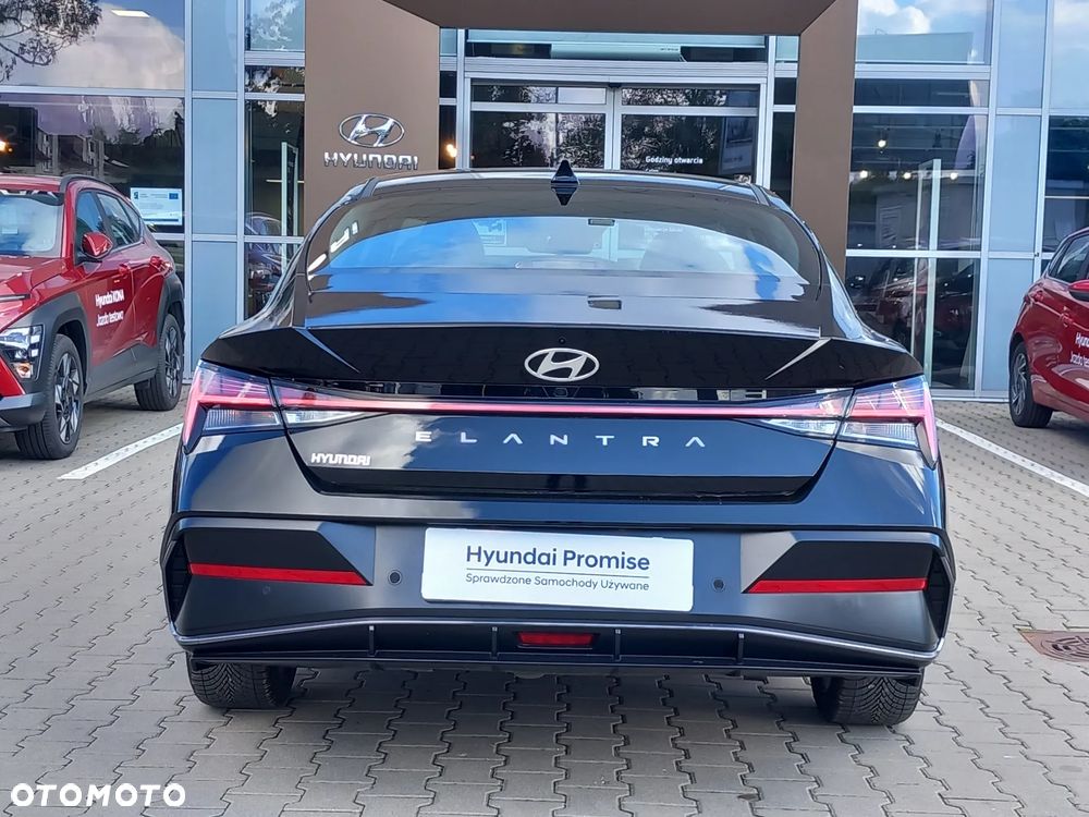 Hyundai Elantra 1.6 Smart - 8