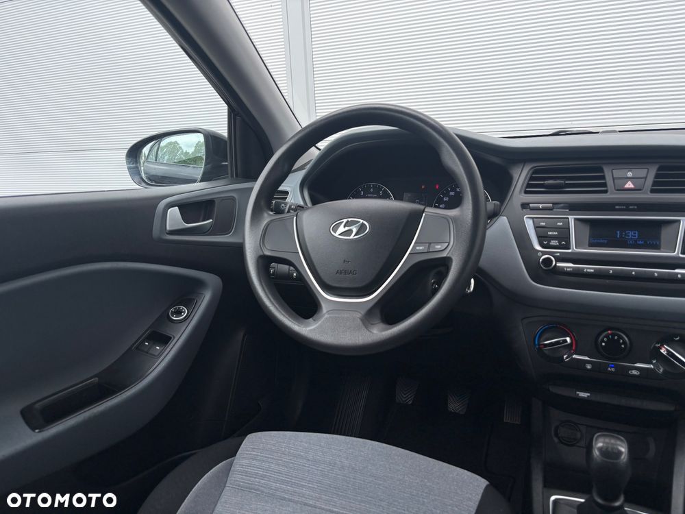 Hyundai i20 blue 1.2 Classic - 27