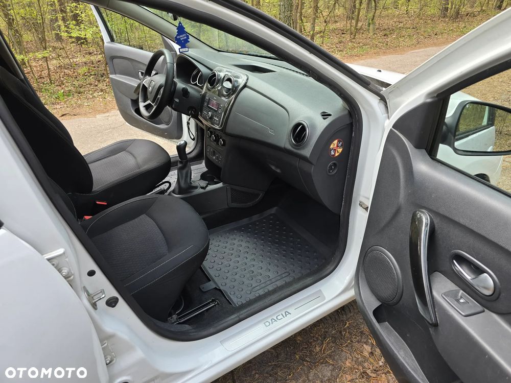 Dacia Logan 1.2 16V Laureate EU6 - 11