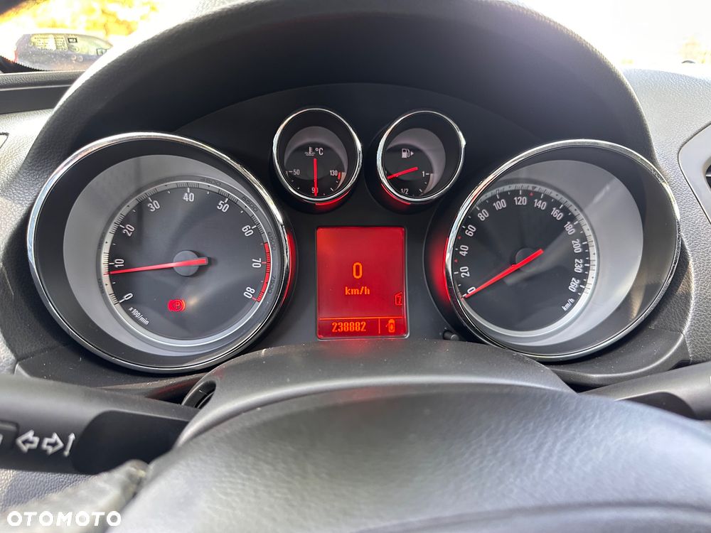 Opel Insignia - 29