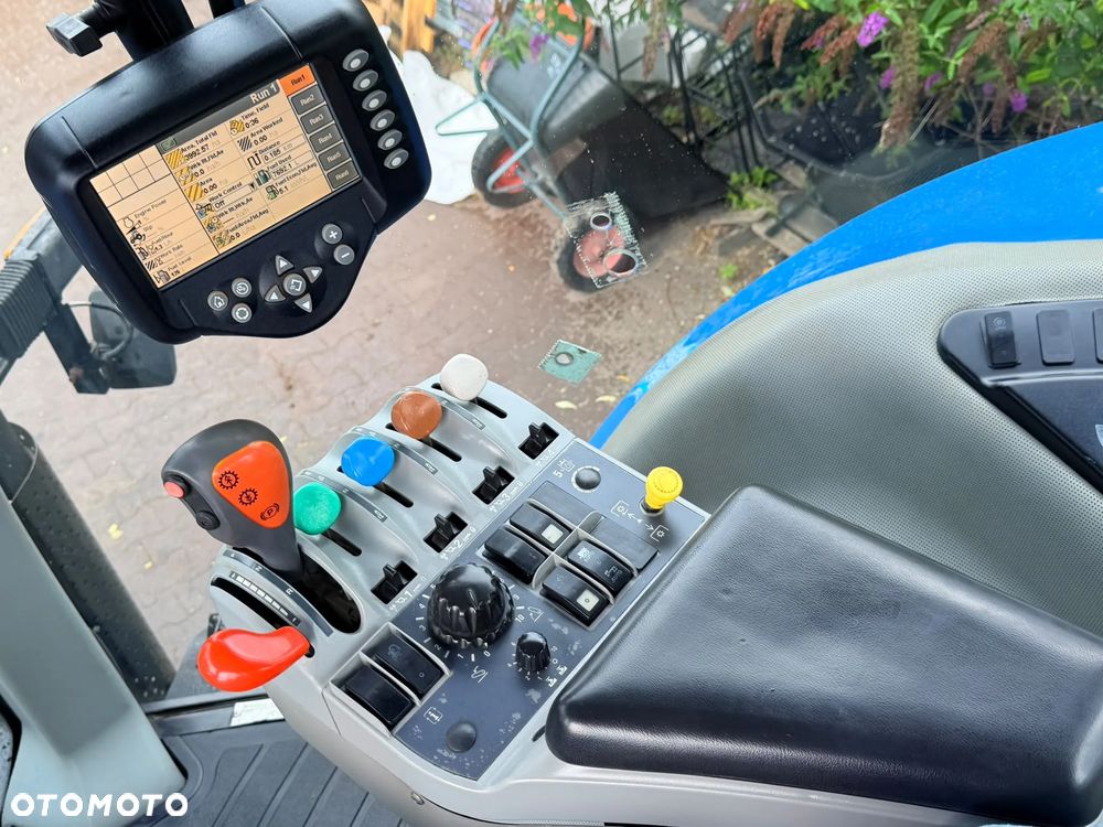 New Holland T8020 - 22