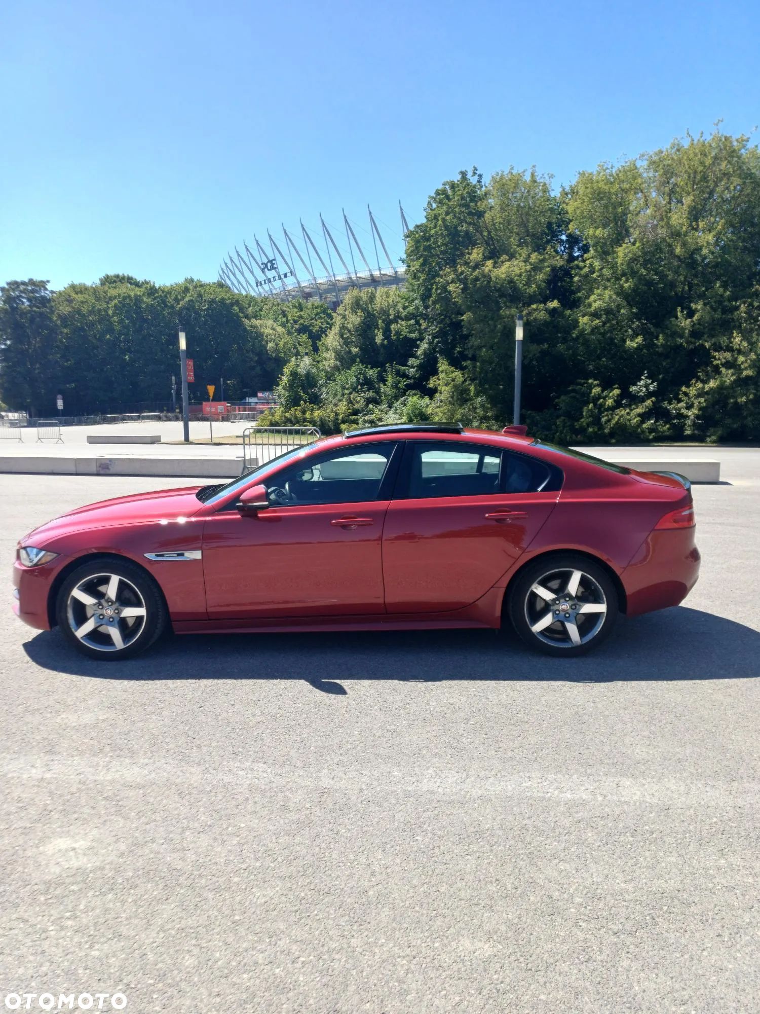 Jaguar XE 2.0 T R-Sport - 1