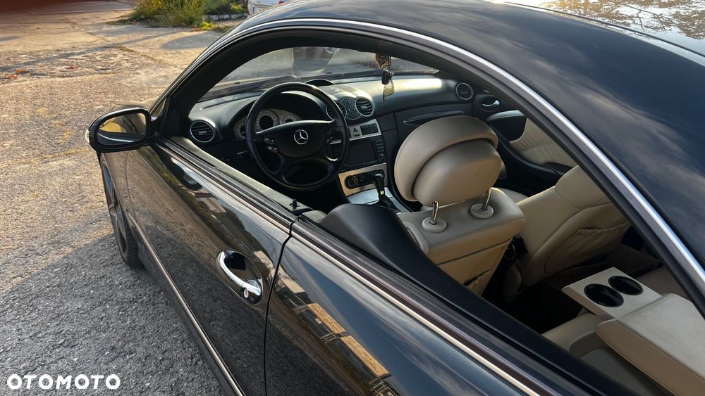 Mercedes-Benz CLK - 21