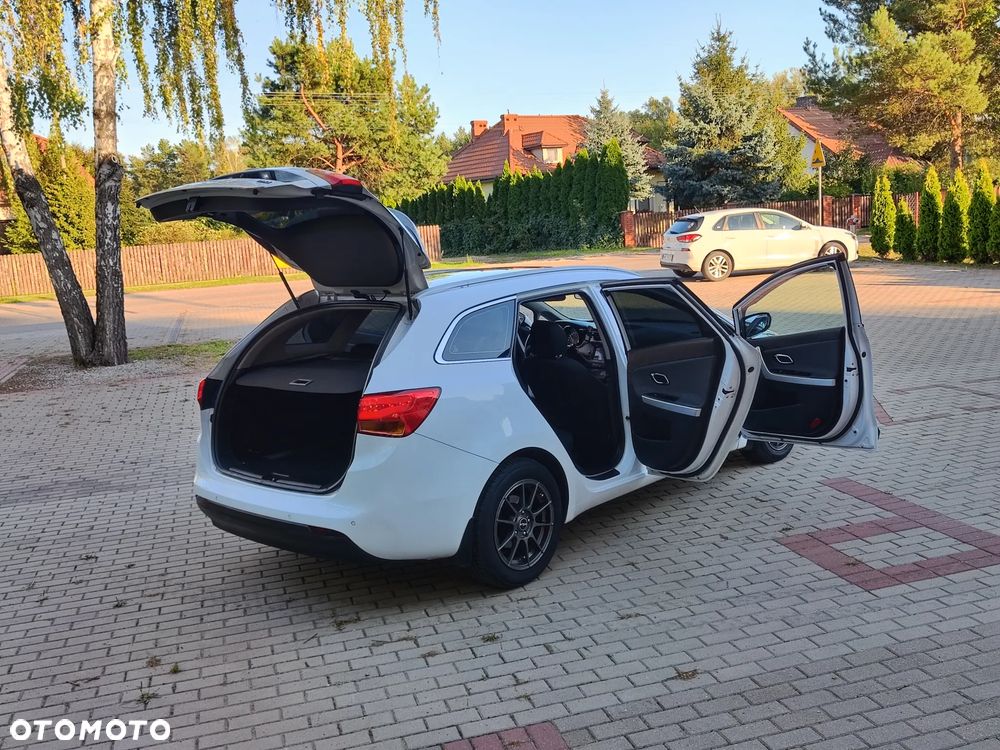 Kia Ceed - 8