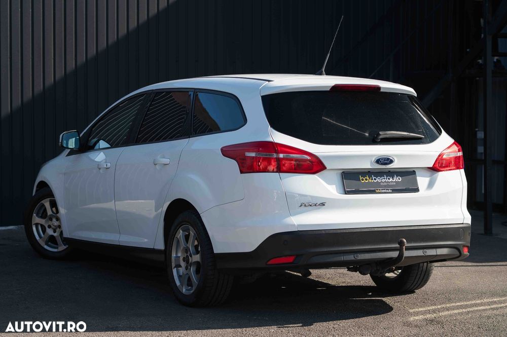 Ford Focus 1.5 TDCi Powershift Titanium - 23