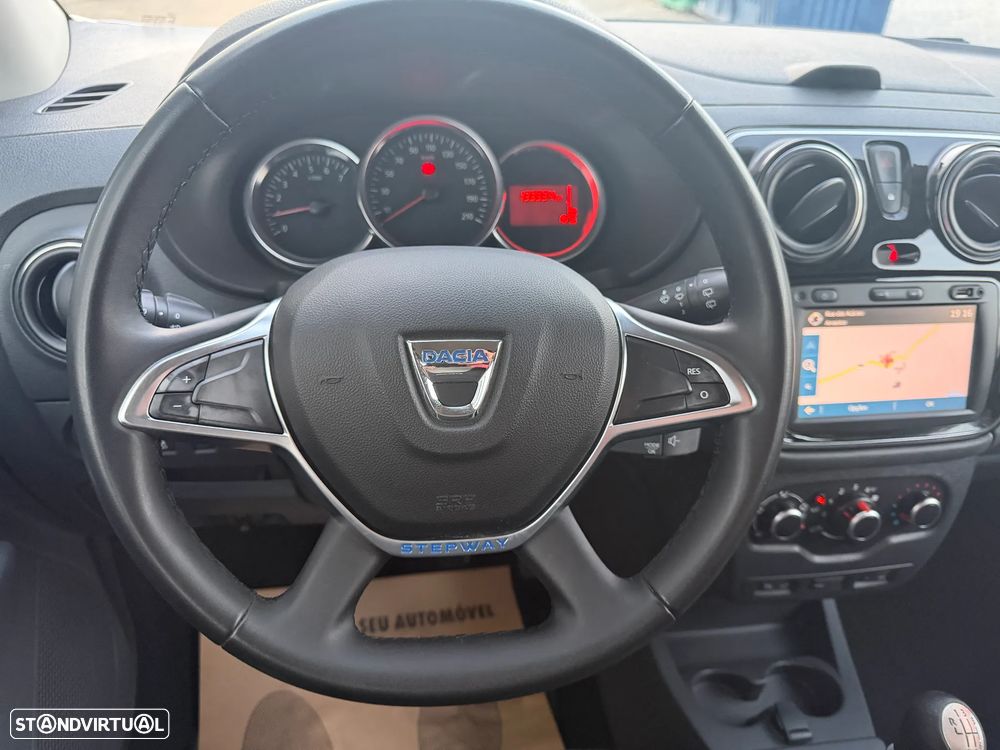 Dacia Lodgy 1.5 dCi Stepway 7L - 8