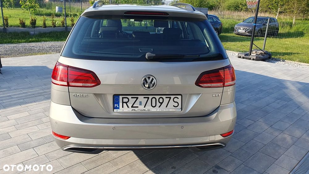 Volkswagen Golf 1.0 TSI BMT Comfortline - 11