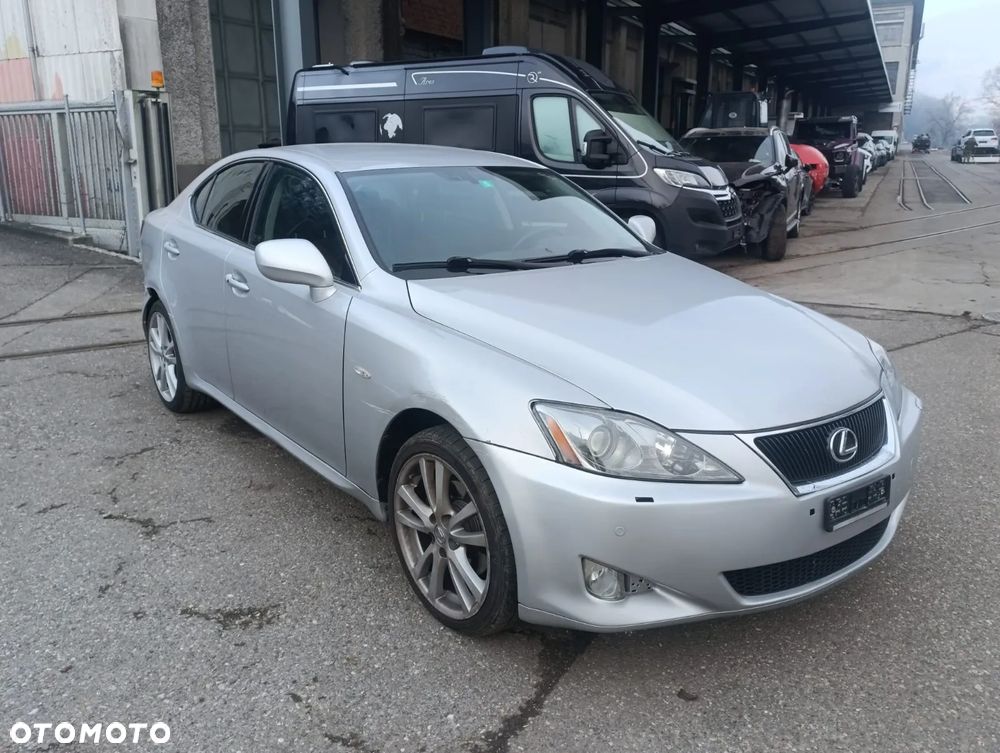 Lexus IS 220d - 1