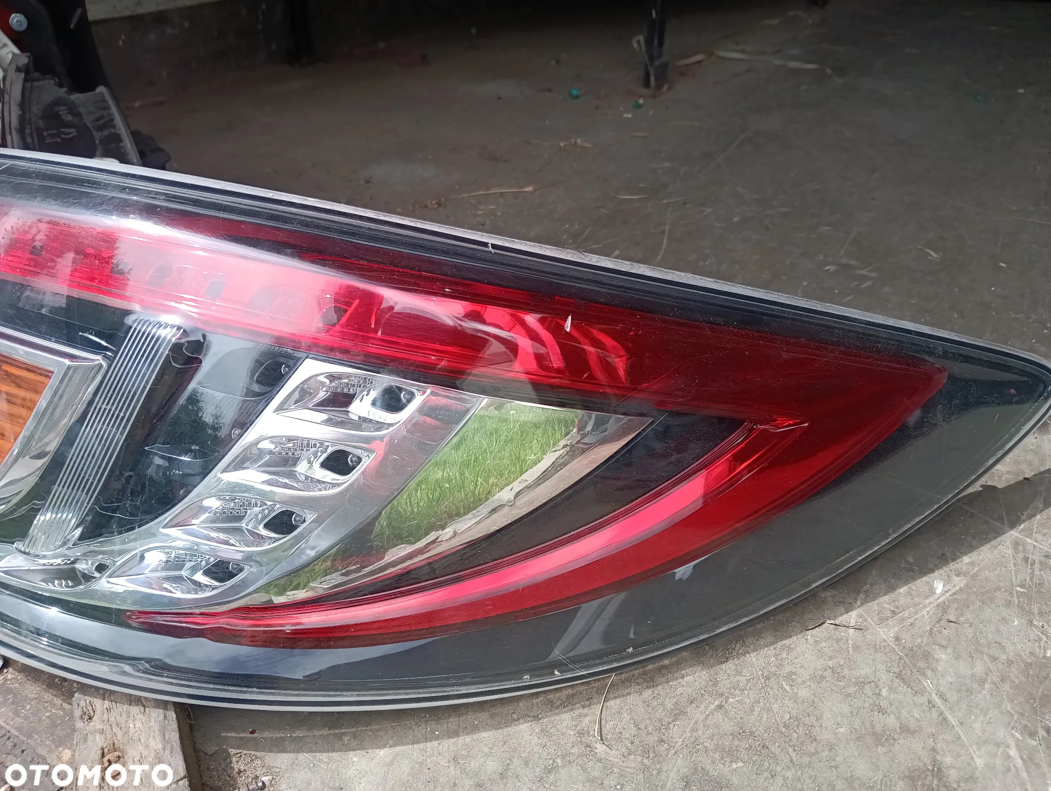 mazda 6 ii lampa tyl prawy tylnia tylna prawa w blotnik europa - 4
