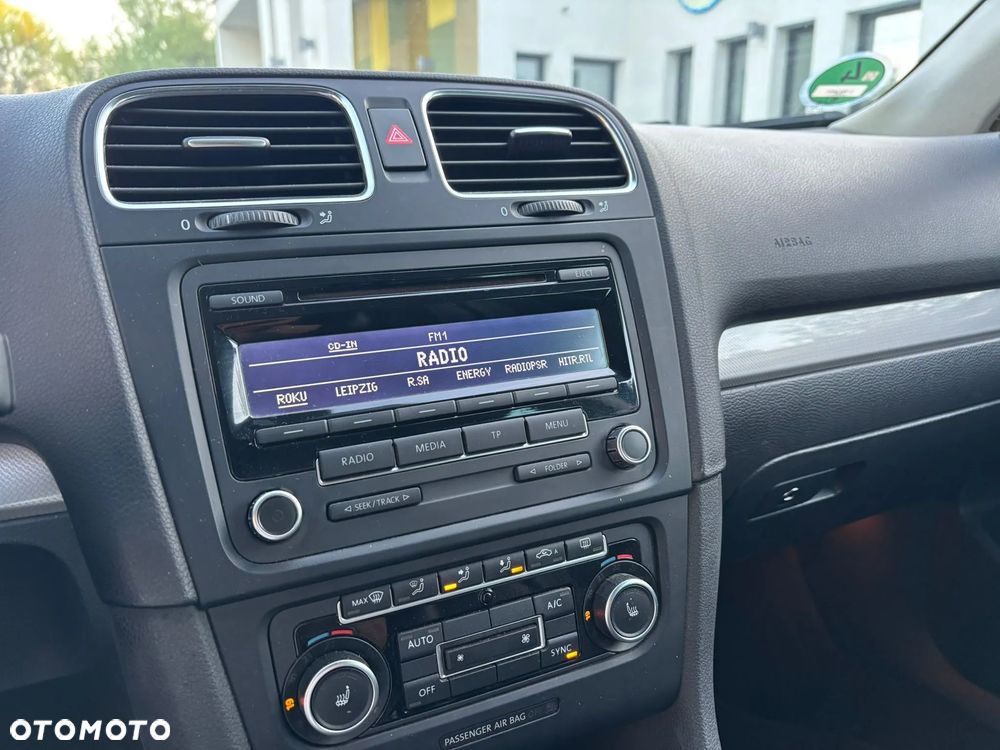 Volkswagen Golf - 6