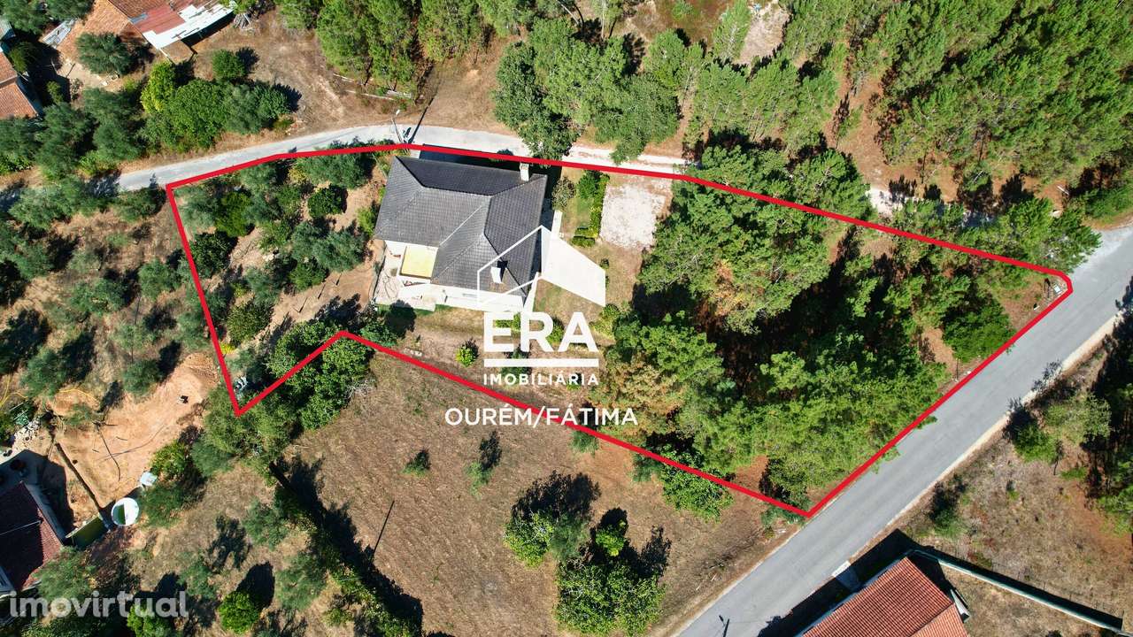 Moradia T4 com terreno de 2.480 m2, Ourém - Grande imagem: 2/26