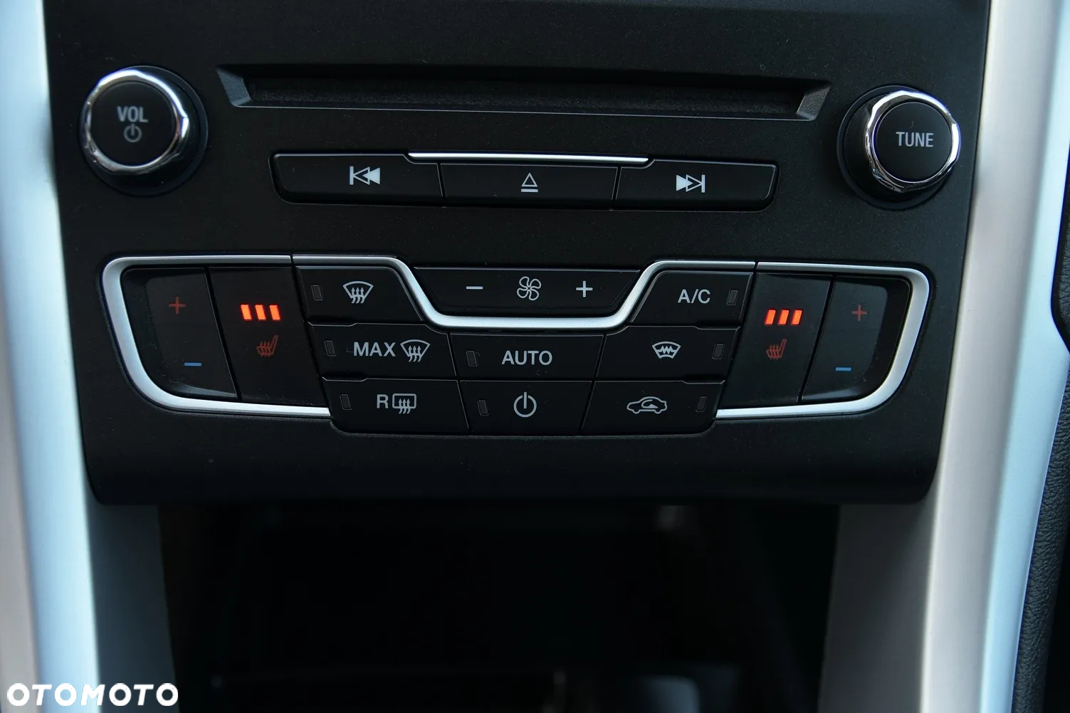 Ford Mondeo - 29