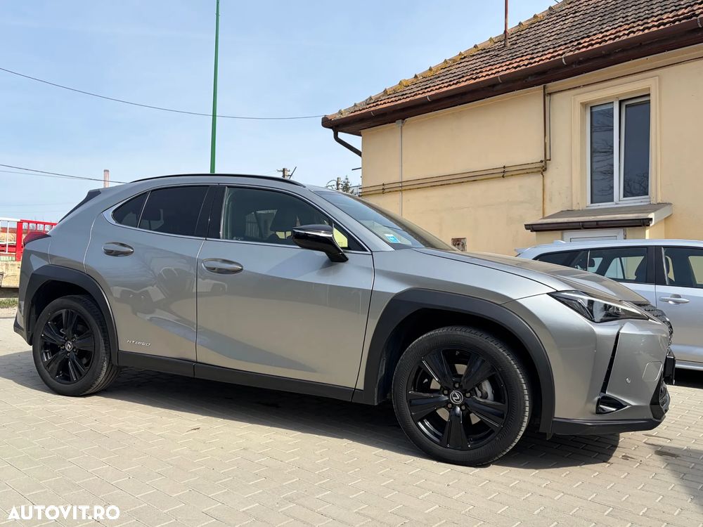 Lexus UX - 31