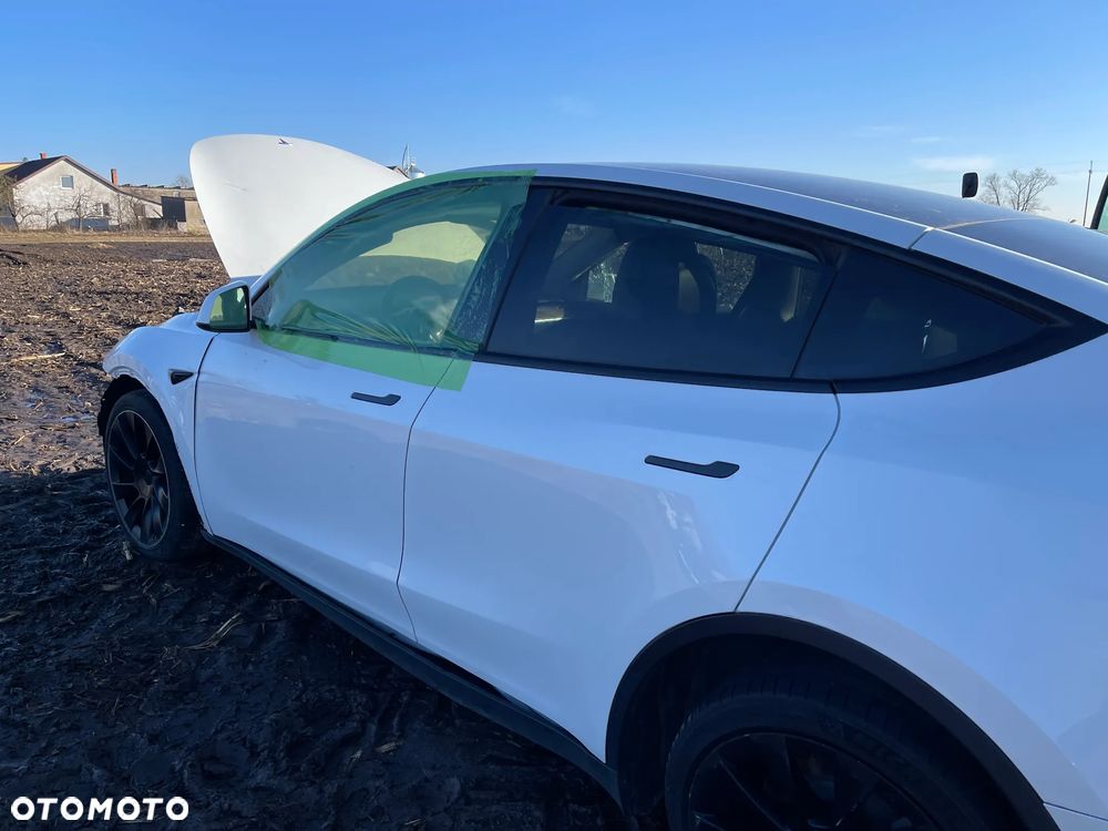 Tesla Model Y Standard - 28