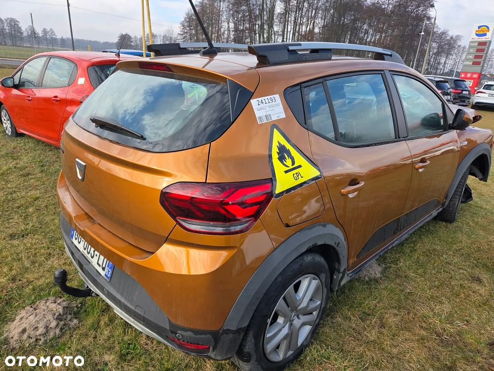 Dacia Sandero Stepway TCe 100 Celebration - 9