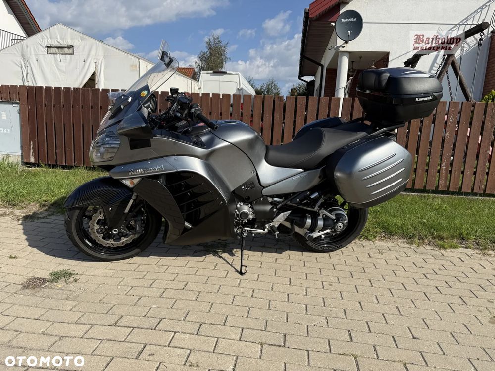 Kawasaki GTR - 3