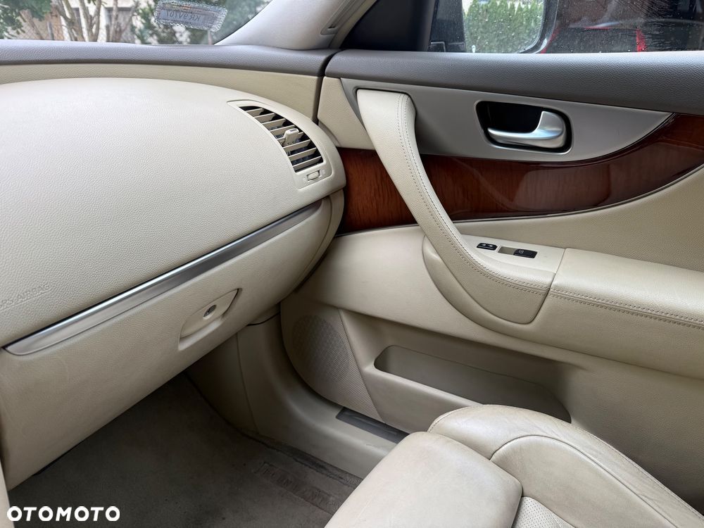 Infiniti QX70 3.0d S Premium - 9