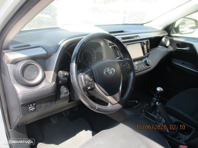 Toyota RAV4 2.0 D-4D Active - 11