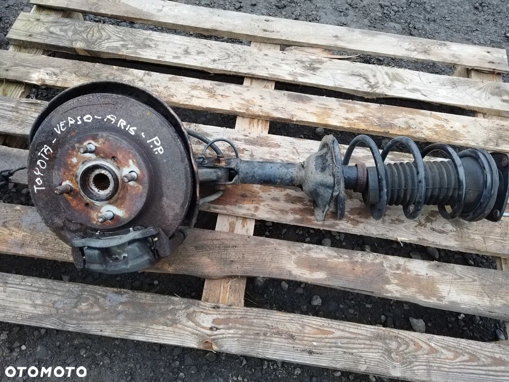 TOYOTA YARIS VERSO 99-05 D4D AMORTYZATOR ZWROTNICA PRAWA