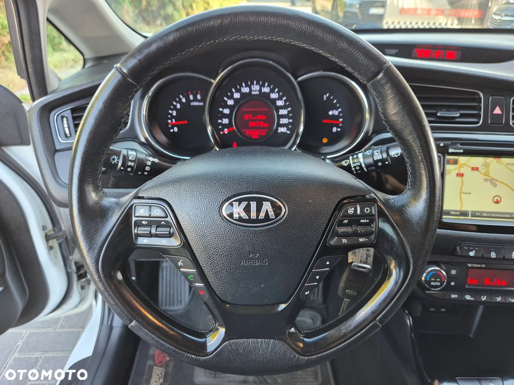 Kia Ceed 1.6 CRDi 128 Platinum Edition - 34