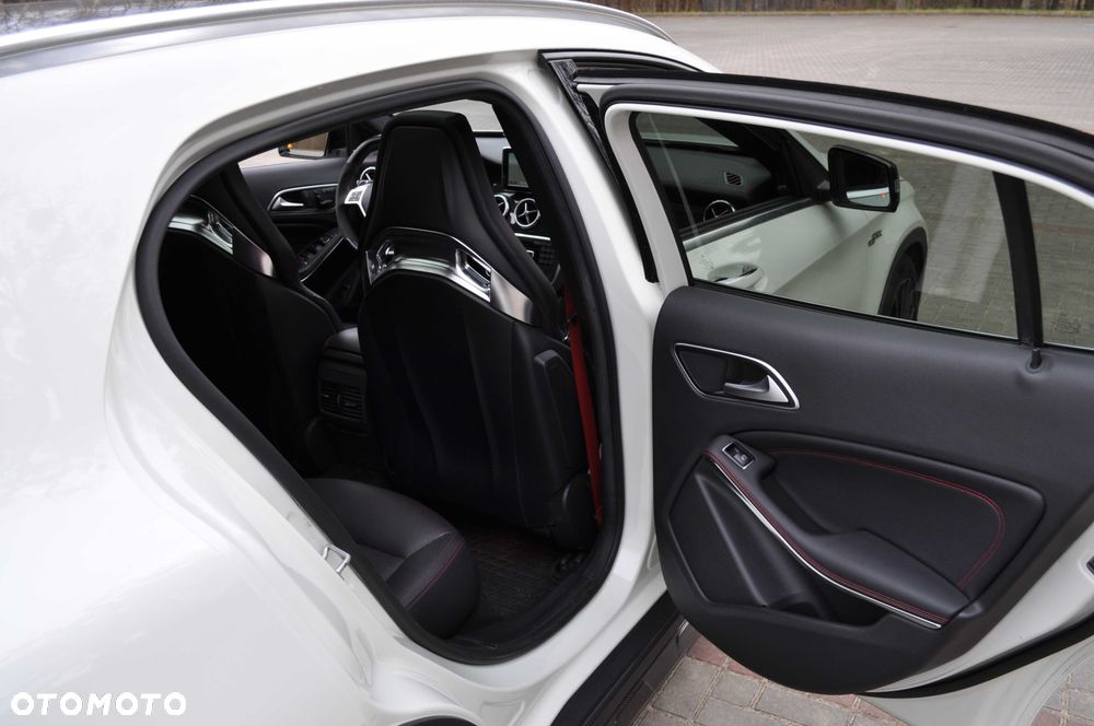 Mercedes-Benz GLA - 3