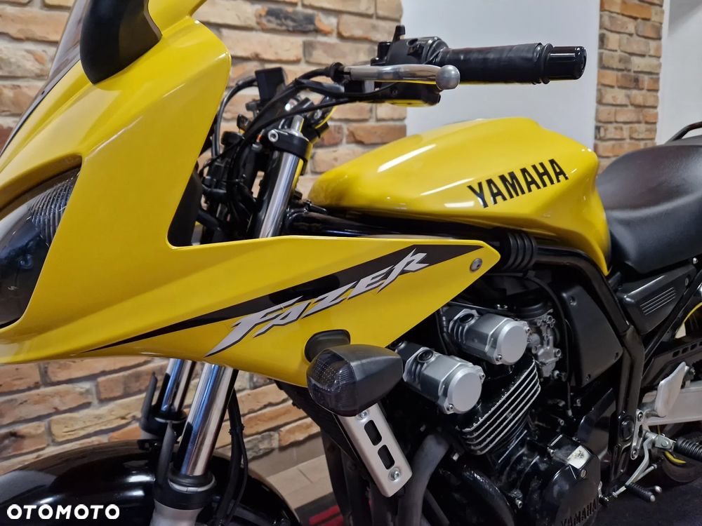 Yamaha FZS - 21