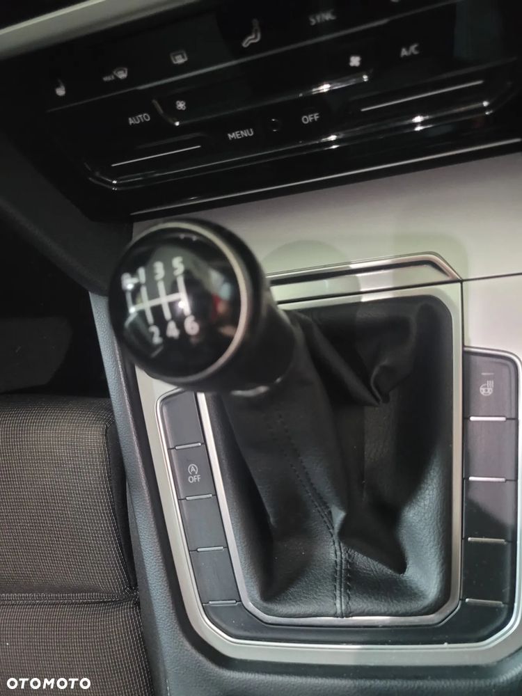 Volkswagen Passat 2.0 TDI BMT Comfortline - 14