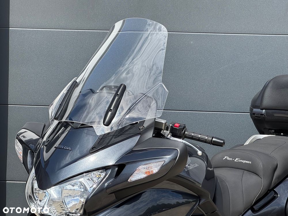 Honda ST - 23