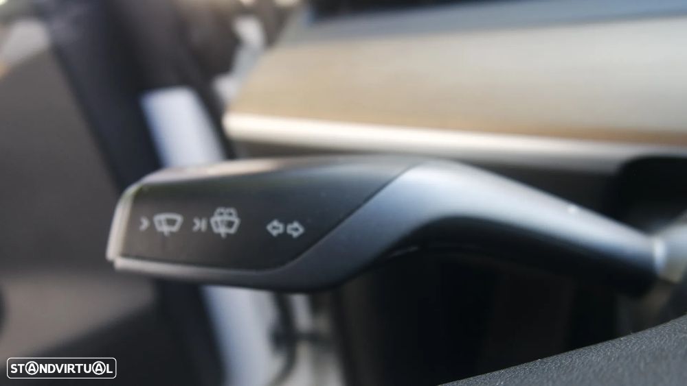 Tesla Model Y Long Range Dual Motor AWD - 40