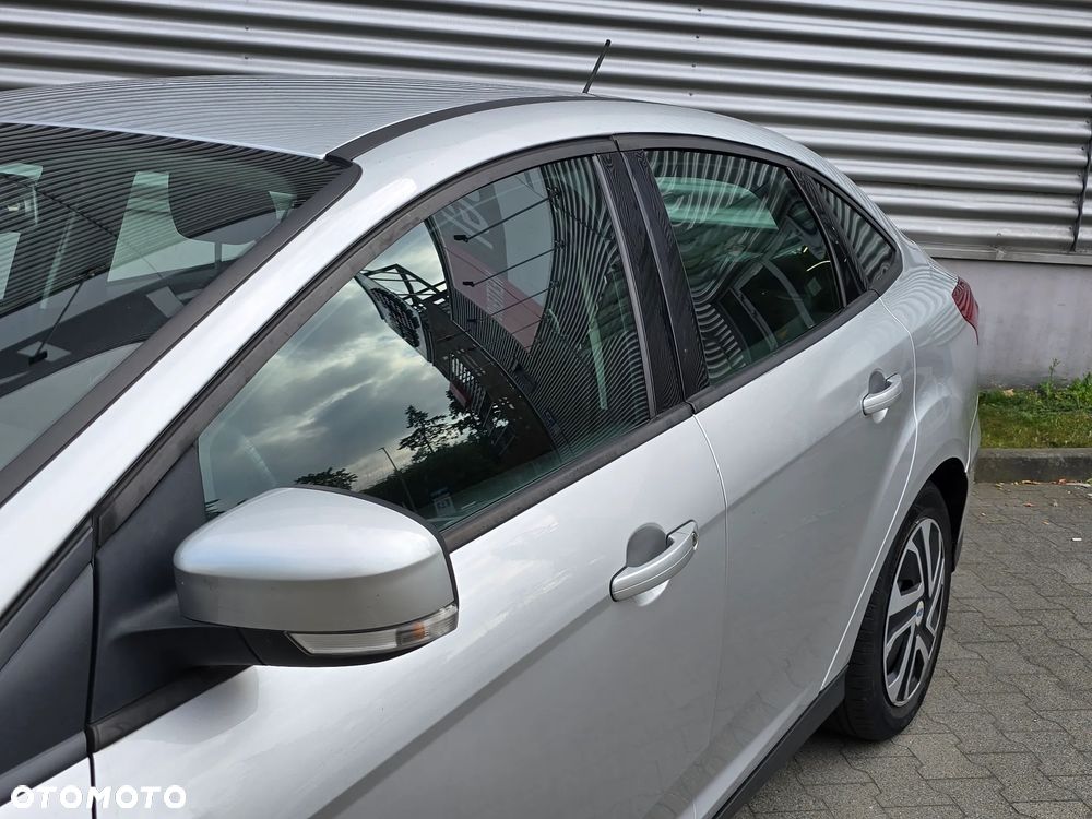 Ford Focus 1.6 Gold X - 23