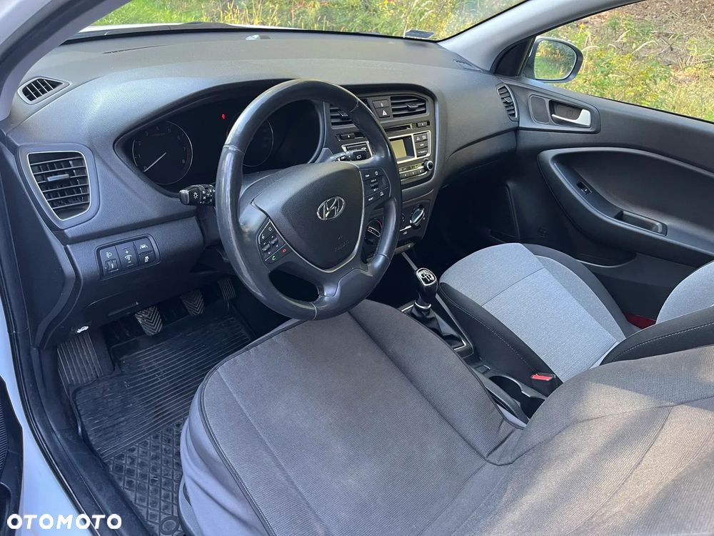 Hyundai i20 1.4 Premium - 18