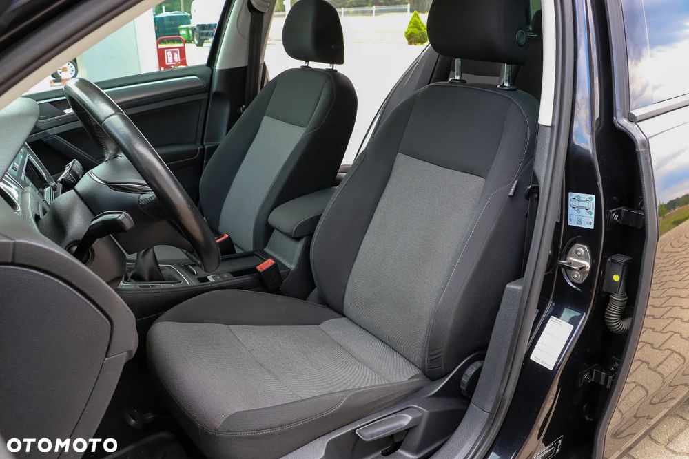 Volkswagen Golf 1.6 TDI DPF Highline - 30