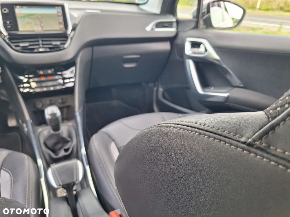 Peugeot 2008 1.6 e-HDi Allure S&S - 24