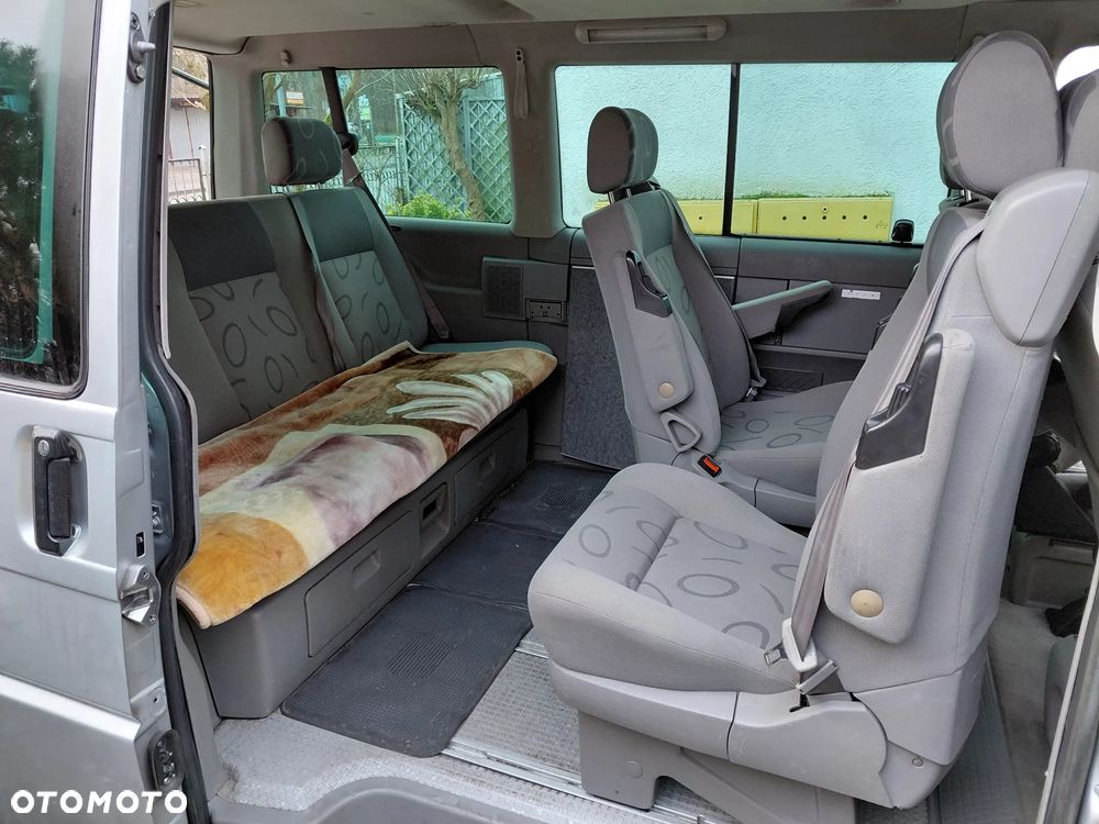 Volkswagen Multivan - 14
