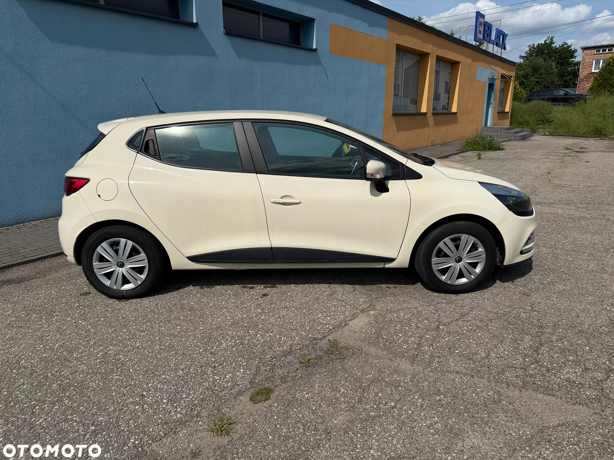 Renault Clio 1.2 16V 75 Life - 16