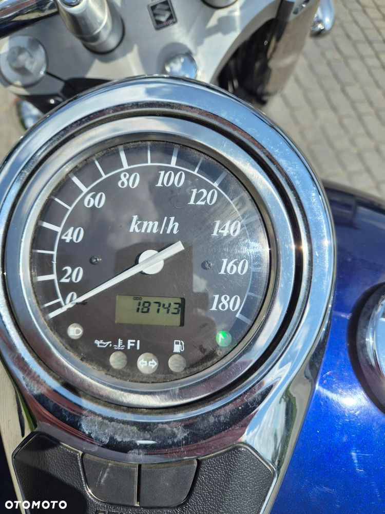Suzuki VL 800 Volusia - 9