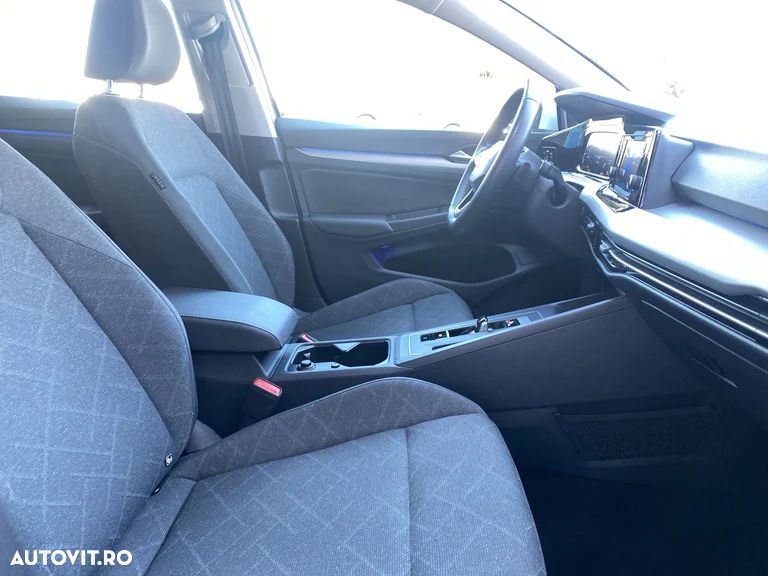 Volkswagen Golf 1.0 eTSI DSG MHEV Life - 12