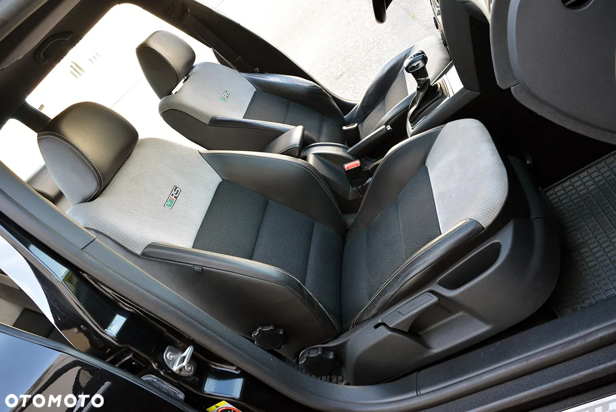 Skoda Octavia Combi 2.0 TDI CR DPF DSG RS - 38