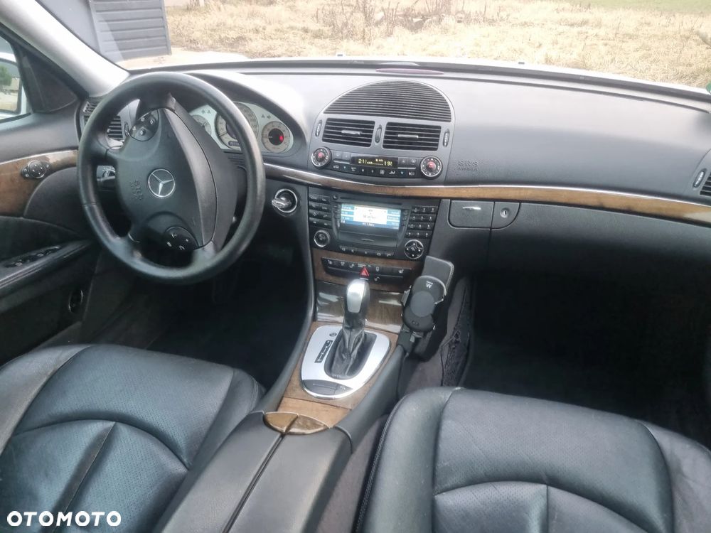 Mercedes-Benz Klasa E 240 4-Matic Avantgarde - 9